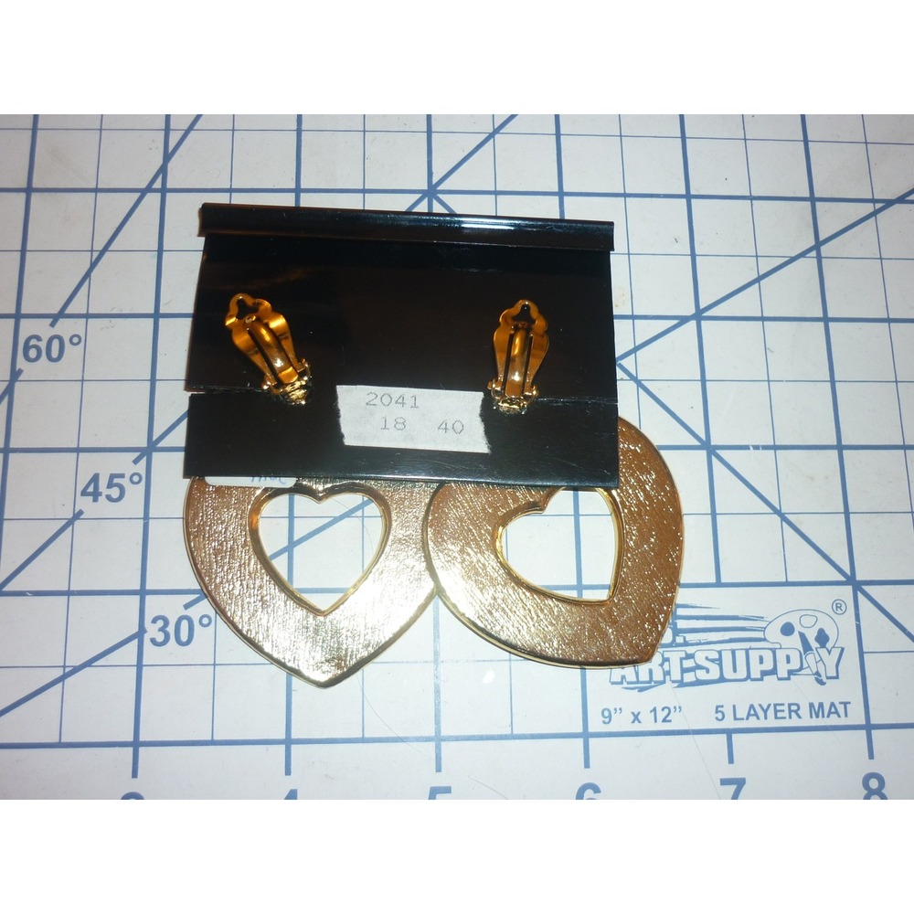 Sue Ellen Vintage Gold Tone Textured Double Heart Drop Clip On Earrings Large - Picture 8 of 10
